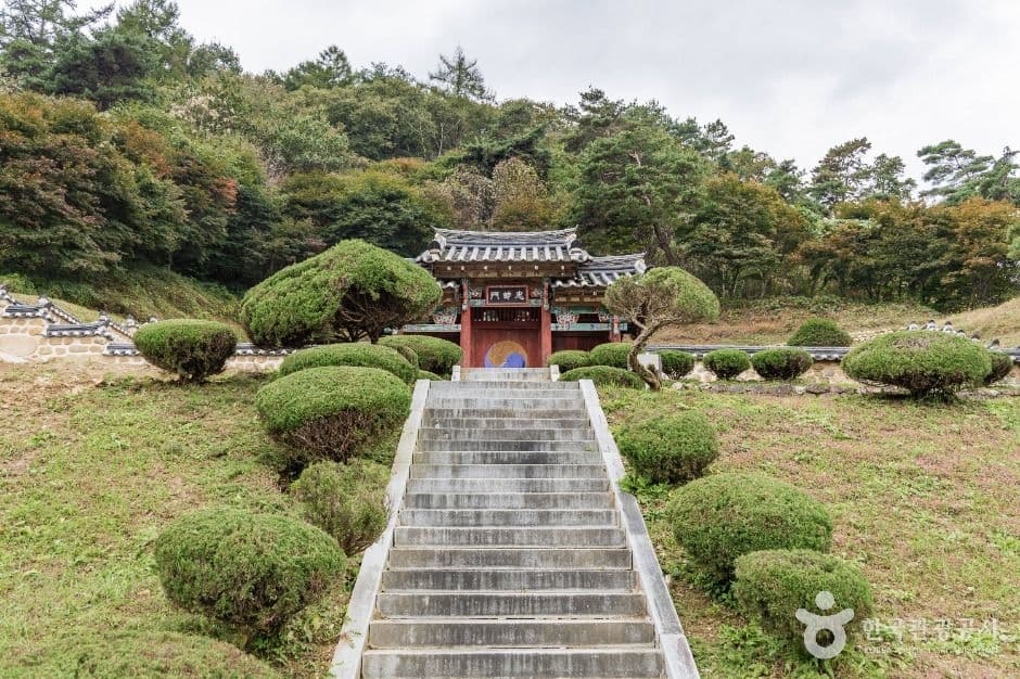 괴산 칠충사와 피세정